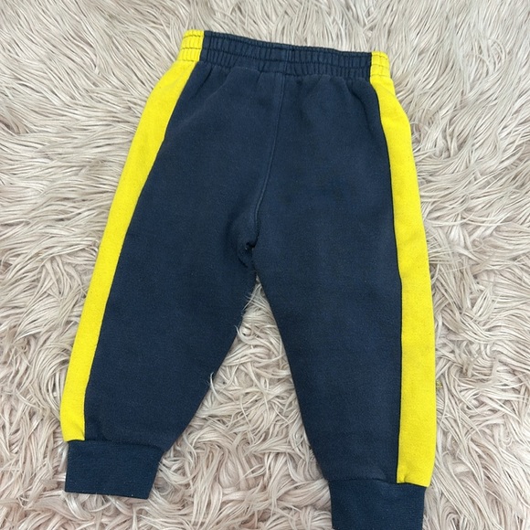 Boys Converse Sweats - Picture 2 of 3